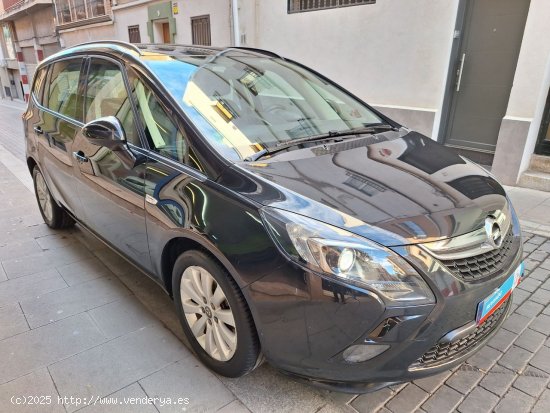 Opel Zafira Tourer    1.4 Turbo Tourer Selective 7 plazas etiq. medioambiental verde C - Barcelona