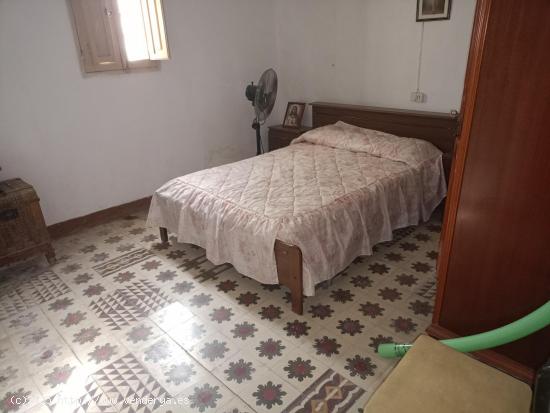 GRAN CASA SEMICÉNTRICA EN VENTA EN ADRA - ALMERIA