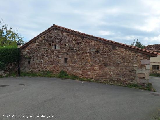 Casa independiente y con jardín en Cabezón de la Sal - CANTABRIA