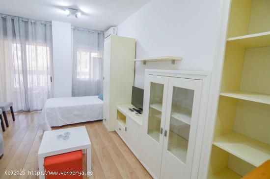 Se vende estudio con piscina, orientación Sur, C/ Caballero Rodas, Playa del Cura. Torrevieja. - AL