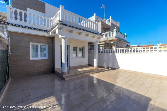  Villa en venta en Torrevieja (Alicante) 