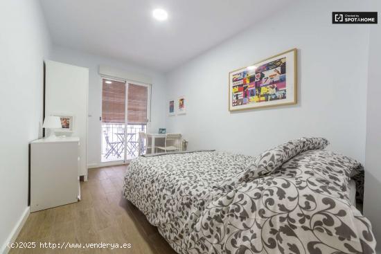  Habitación moderna en un apartamento de 5 dormitorios en L'Eixample - VALENCIA 