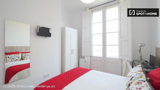 Moderna habitación en alquiler en apartamento de 6 dormitorios en Eixample Dreta - BARCELONA