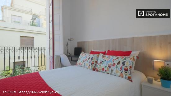 Moderna habitación en alquiler en apartamento de 6 dormitorios en Eixample Dreta - BARCELONA