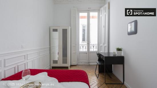 Habitación acogedora con llave independiente en el apartamento compartido, Puerta del Sol - MADRID