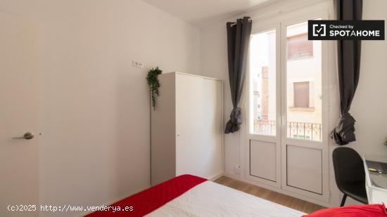 Alquiler de habitaciones en piso de 7 habitaciones en Gràcia Barcelona - BARCELONA