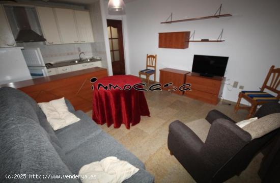 550 euros, comunidad incluida, centro de Armilla,  amueblado con patio. - GRANADA