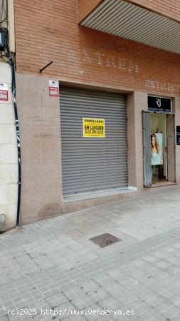  Local comercial de 188 m2 en Avda Martí Pujol Bufalà - BARCELONA 