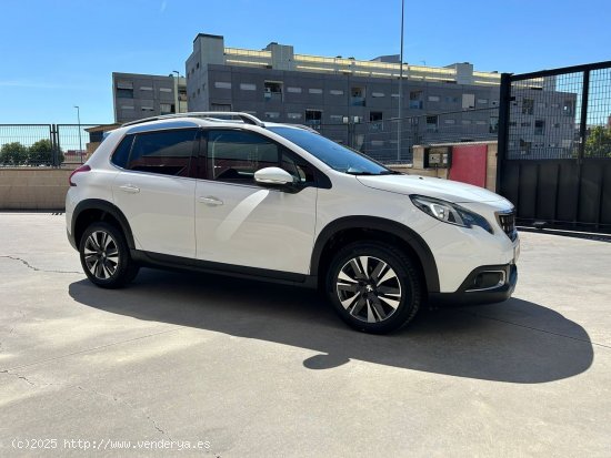 Peugeot 2008 Allure 1.6 BlueHDi 73KW (100CV) - Parla