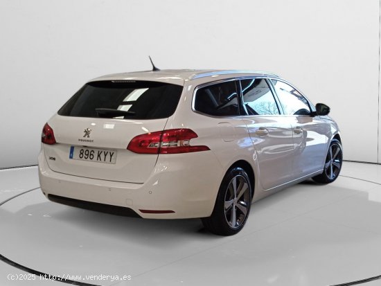 Peugeot 308 Allure - Pamplona