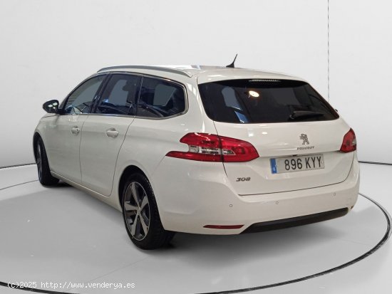 Peugeot 308 Allure - Pamplona