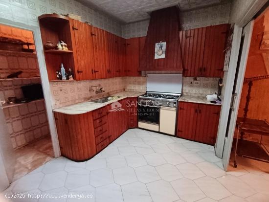 VENTA DE CASA PARA REFORMAR EN NOVELDA, ZONA LA GLORIETA - ALICANTE