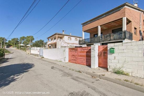 CASA EN VENDA A LA TORRE DE CLARAMUNT, PROVÍNCIA DE BARCELONA - BARCELONA