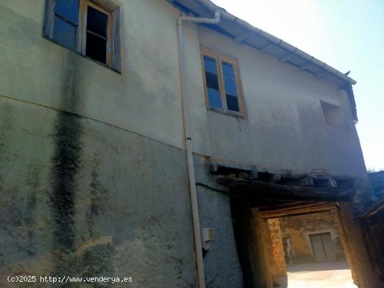 Casa para rehabilitar en Calamocos - LEON