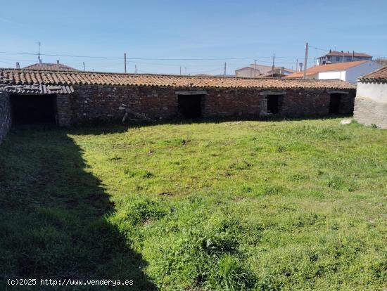  Urbis te ofrece una parcela en venta en Pedrosillo de los Aires, Salamanca. - SALAMANCA 