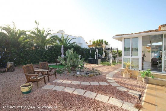 Villa en venta en Hondón de las Nieves (Alicante)