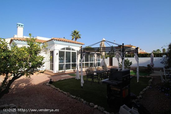 Villa en venta en Hondón de las Nieves (Alicante)