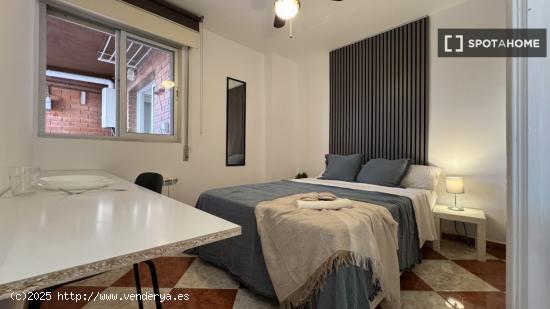 Habitación en alquiler en la calle Andaluces de Madrid - MADRID