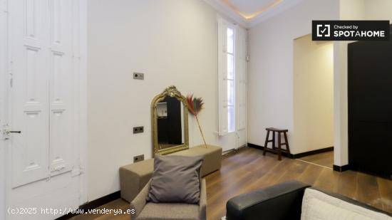 Apartamento de 2 dormitorios en alquiler cerca de Plaça de Catalunya en Barri Gòtic - BARCELONA