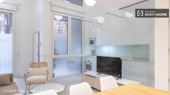 Piso dúplex de 3 habitaciones en alquiler en Chamberí - MADRID