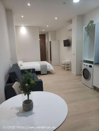  Apartamento entero de 1 dormitorio en València - VALENCIA 