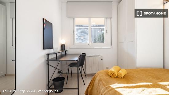 Alquiler de habitaciones en piso de 4 habitaciones en Sant Cugat Del Vallès - BARCELONA