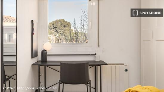 Alquiler de habitaciones en piso de 4 habitaciones en Sant Cugat Del Vallès - BARCELONA