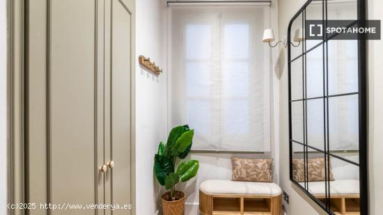 Precioso apartamento ubicado en zona centro con amplia terraza. - BARCELONA