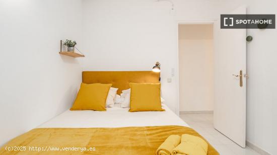 Se alquila habitación en piso de 4 habitaciones en Sant Cugat del Vallès - BARCELONA