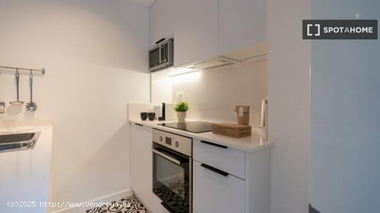 Apartamento de 3 dormitorios en alquiler en Barcelona - BARCELONA