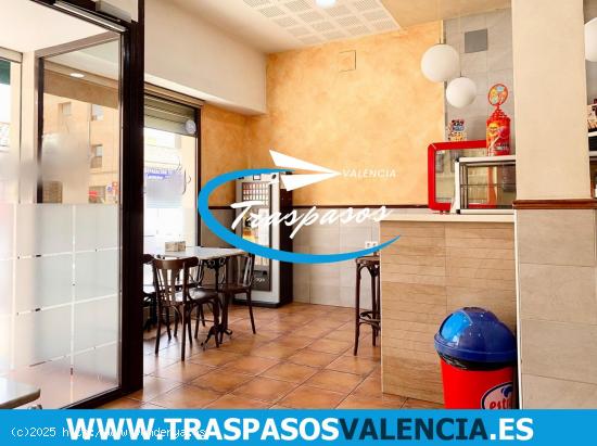 BAR EN TRASPASO O VENTA EN ZONA CONCURRIDA DE TORRENTE, VALENCIA. - VALENCIA