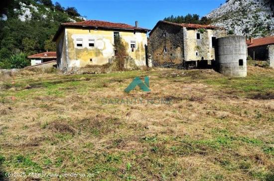  Se vende casa de pueblo con terreno - CANTABRIA 