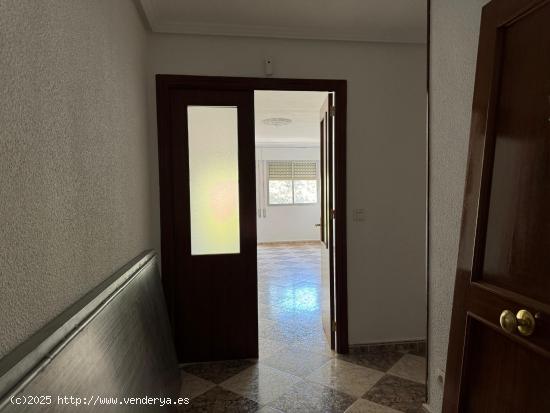 CASABANCO VENDE PISO DE TRES DORMITORIOS EN ALMENDRALEJO. - BADAJOZ