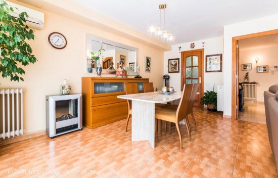 Unifamiliar adosada en venta  en Sant Quirze del Vallès - Barcelona