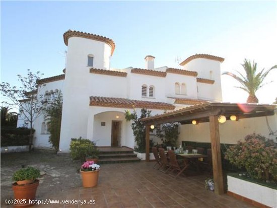 Unifamiliar adosada en venta  en Mont-roig del Camp - Tarragona