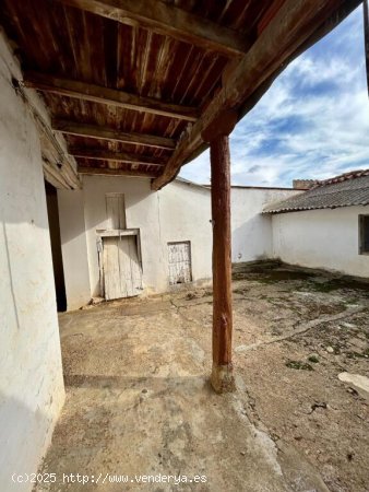 CASERÓN DE PUEBLO LISTO PARA ENTRAR A VIVIR