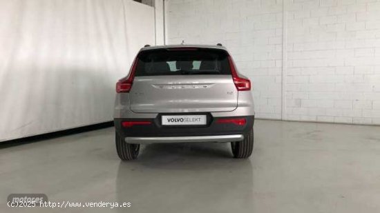 Volvo XC40 Essential, T2 Automatica Microhibrido, Gasolina de 2024 con 7 Km por 32.400 EUR. en Almer