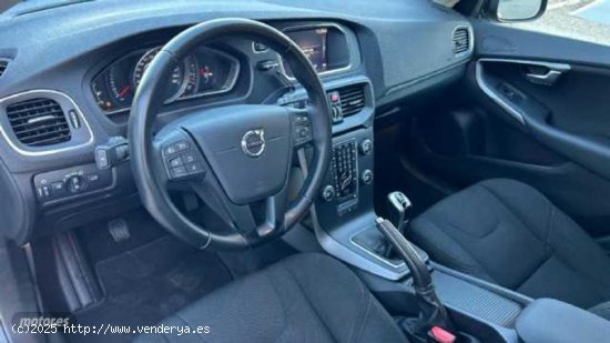 Volvo V 40 2.0 D2 KINETIC 120 5P de 2017 con 82.594 Km por 17.500 EUR. en Cordoba