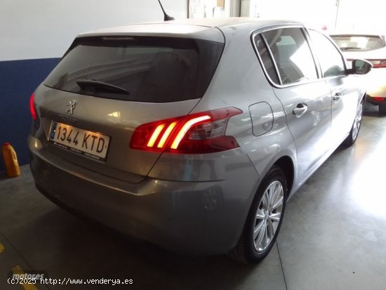 Peugeot 308 STYLE 1.6 HDI 130 cv de 2019 con 198.000 Km por 12.500 EUR. en Murcia