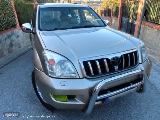 Toyota Land Cruiser 3.0 D VXL PIEL BEIGE-TECHO CRISTAL-NAVI DVD-FULL de 2006 con 237.000 Km por 17.9