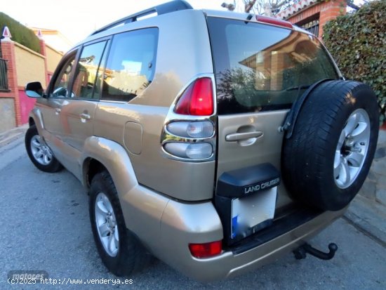 Toyota Land Cruiser 3.0 D VXL PIEL BEIGE-TECHO CRISTAL-NAVI DVD-FULL de 2006 con 237.000 Km por 17.9