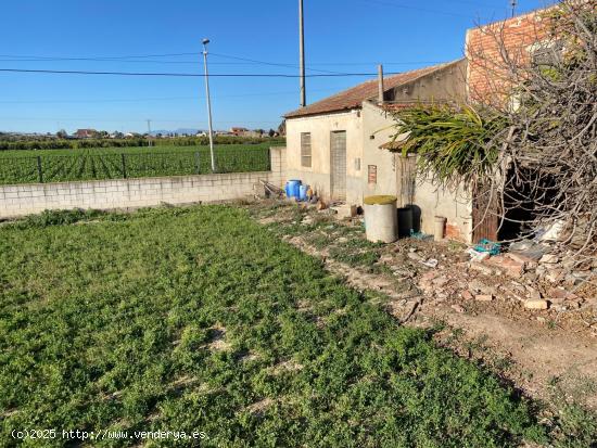 CASA CON PARCELA EN ORIHUELA - ALICANTE