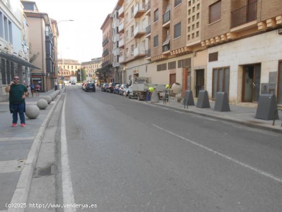 Vendo o Alquilo local en Avenida Navarra, Tarazona - ZARAGOZA