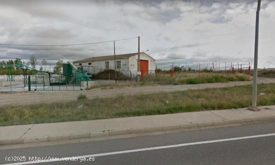 Se vende terreno de 5.000 m2 con nave de 200 m2 - ZARAGOZA