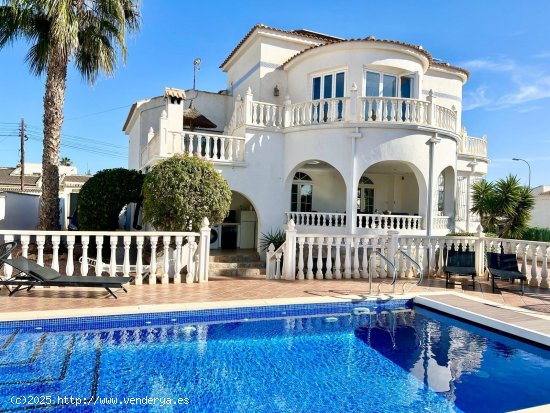  Villa en venta en Torrevieja (Alicante) 