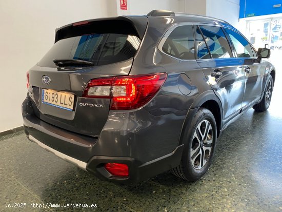 Subaru Outback 2.5i SPORT CVT AUTO AWD 175CV - Castelldefels