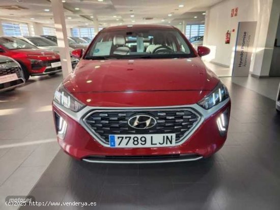 Hyundai Ioniq 1.6 GDI HEV Tecno DT de 2019 con 29.346 Km por 20.500 EUR. en Madrid