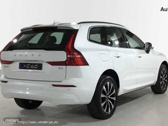 Volvo XC 60 Recharge Ultimate, T6 plug-in hybrid eAWD, Electrico/Gasolina, Dark de 2023 con 17.523 K