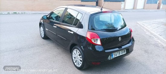 Renault Clio 1.5 DCI EXCEPTION 5P de 2010 con 387.000 Km por 2.990 EUR. en Ciudad Real