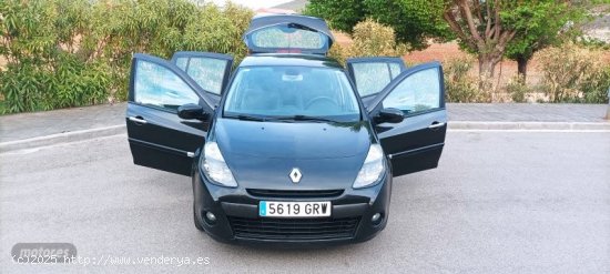 Renault Clio 1.5 DCI EXCEPTION 5P de 2010 con 387.000 Km por 2.990 EUR. en Ciudad Real